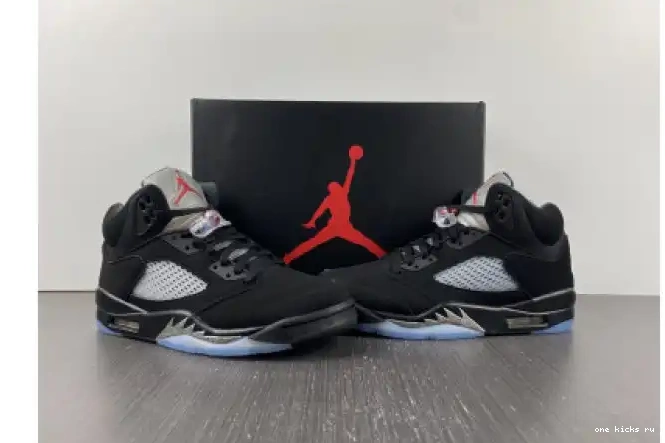 845035-003 JORDAN BLACK METALLIC (2016) AIR 5 0407